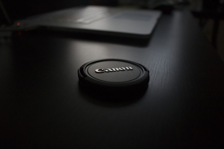 Canon EOS R5 il futuro di Canon è mirrorless